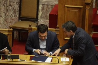 Στα εργασιακά… γράψε – σβήσε