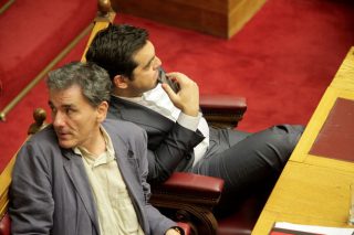 Σκληρή προσπάθεια σε δύο πρωτεύουσες