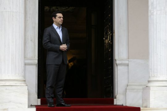 Επιχείρηση Μαξίμου για αλλαγή της ατζέντας