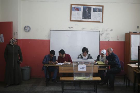Στις κάλπες 55 εκατομμύρια Τούρκοι