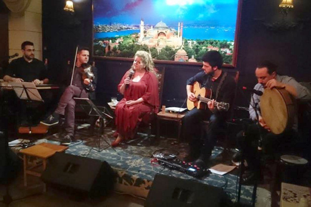Σεργιανώντας με τα «Τζιβαΐρια» της Μαρίας Σουλτάτου