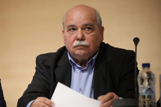 «Υποχρεωνόμαστε να νομοθετούμε μνημόνια χωρίς κοινοβουλευτικό διάλογο»