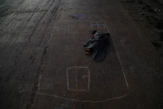 Το «παράδοξο των νεαρών Μεσσιών» σε έκθεση φωτογραφίας