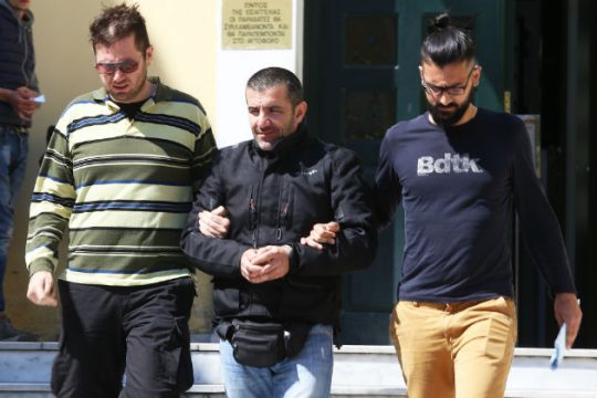 Στον ανακριτή ο 42χρονος χρυσαυγίτης