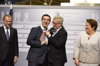 Πρόβα γραβάτας… στην ομίχλη