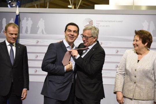 Πρόβα γραβάτας… στην ομίχλη