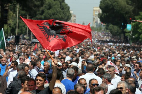 Αρση του πολιτικού αδιεξόδου στην Αλβανία;