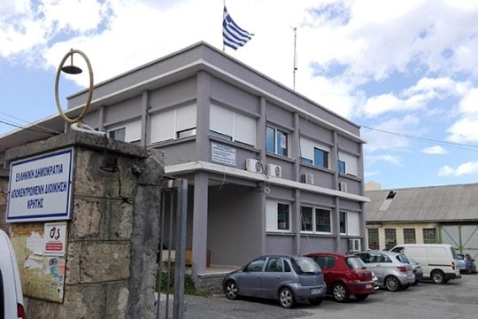 Στάση εργασίας λόγω αμιάντου στην Αποκεντρωμένη