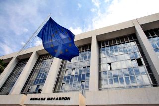 Αντισυνταγματικό το πλαφόν των 6.000 €
