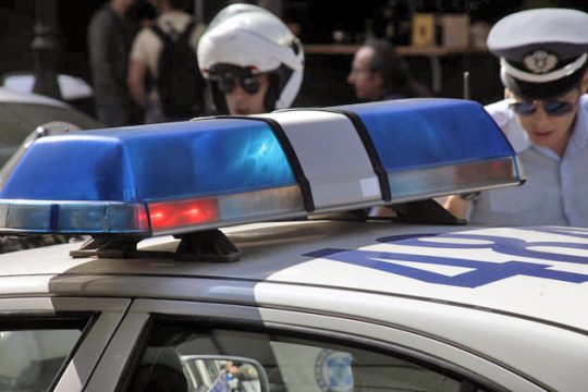 Εφημερίδες, τσίχλες και τσιγάρα με χασίς