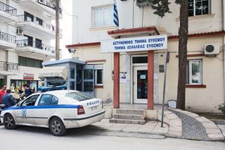 Αρπαξε όπλο αστυνομικού και αυτοπυροβολήθηκε