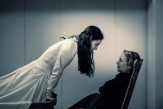 «Θέλω να δημιουργώ ένα αυτόνομο σύμπαν πάνω στη σκηνή»