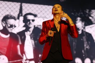 Στη λάσπη για χάρη των Depeche Mode