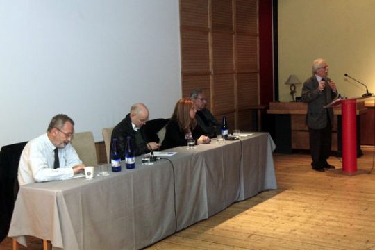 Η… ενοχλητική συνιστώσα της ΔΗΣΥ