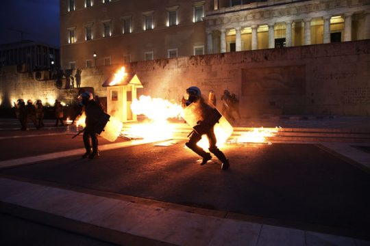 Φωτιές στον Αγνωστο