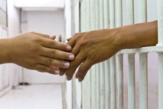Ιατρικές εξετάσεις στις κρατούμενες των φυλακών Ελαιώνα