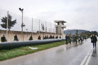 Ο Λαγός ενδιαφέρεται… για τις φυλακές