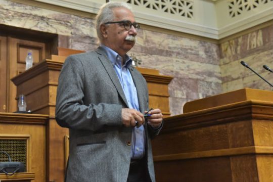 Live η συζήτηση για τις αλλαγές στην εκπαίδευση