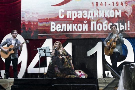 Την απέκλεισαν από το Κίεβο, τραγούδησε στη Σεβαστούπολη