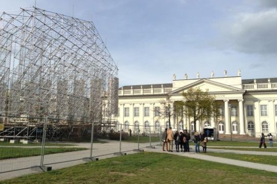 Φτιάχνοντας άρματα μάχης και πρωτοποριακή τέχνη