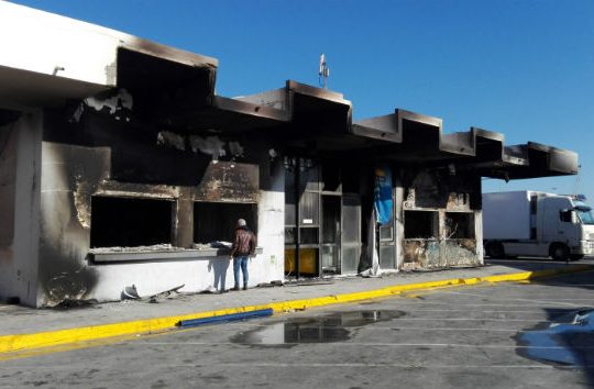 Δίνουν «άφεση αμαρτιών» για τις καταστροφές στο λιμάνι