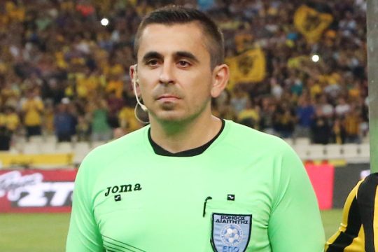 Παραίτηση Καλφόγλου για το λάθος στον τελικό Κυπέλλου