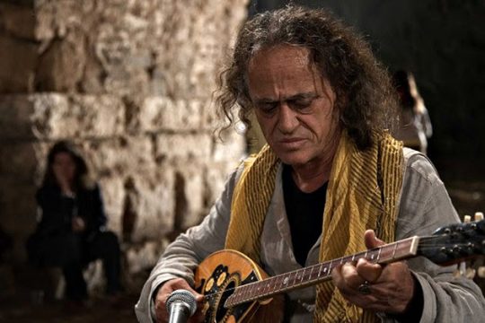 Ξυπνά με «Αλογόμυγες» τους κοιμώμενους πολίτες