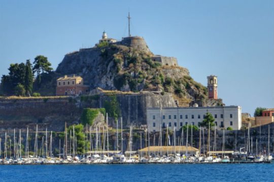 Καλοκαιρία σε όλη τη χώρα