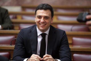 «Δίνουν αντιπαροχή το μέλλον της νέας γενιάς»