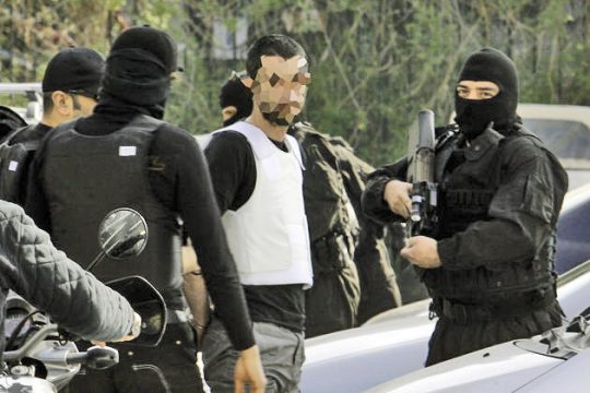 «…πώς έγινε και του δώσατε τόσες άδειες χωρίς ούτε μία, τουλάχιστον, δήλωση αποκήρυξης!…»