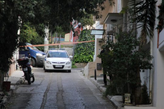 «Μπούκαραν» στα εξοχικά της Σαρωνίδας