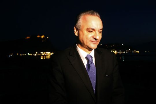 Μαζί με χρυσαυγίτες;
