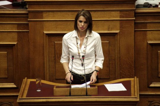 «Φλερτάρει» με τη «γαλάζια» παράταξη η Κ. Μάρκου