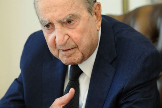 Σε λαϊκό προσκύνημα η σορός του Κωνσταντίνου Μητσοτάκη