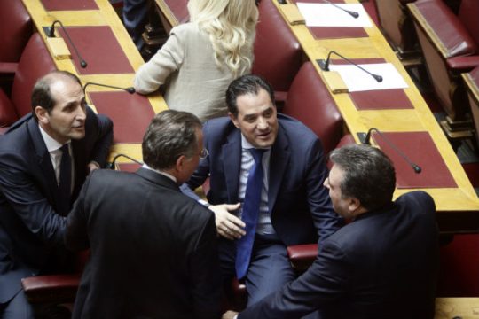 Κόντρα κυβέρνησης-αντιπολίτευσης για τη συμφωνία