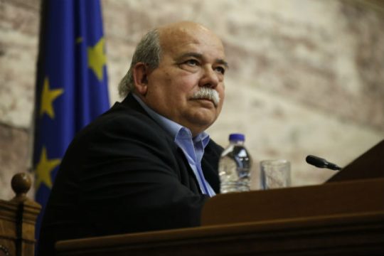 «Την Πέμπτη οι απαντήσεις για τις τηλεοπτικές άδειες»