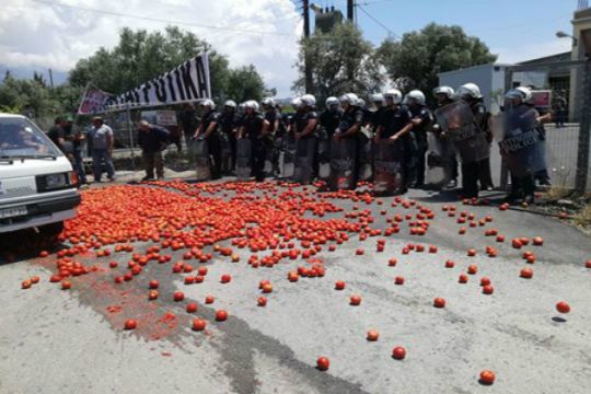 Με τα προϊόντα τους «υποδέχονται» τον Τσιρώνη στην Ιεράπετρα