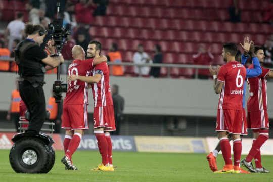 Το δημοτικό συμβούλιο Πειραιά υπέρ Ολυμπιακού