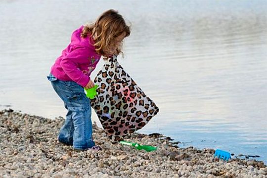 «Σηκώνουν τα μανίκια» για την παραλία του Καρτερού