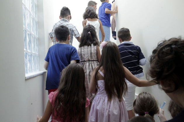 Επιταγές για 100.000 παιδιά