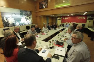 Τα «απολειφάδια του Ακη» και οι «χορηγοί του Τσίπρα»