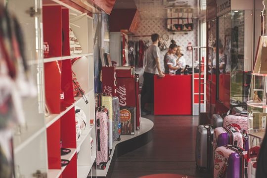 Η ιστορία του Δημήτρη και της επιχείρησής του που μεγάλωσαν μαζί με τη Coca-Cola