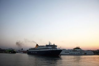 Ελυσαν κάβους τα πλοία