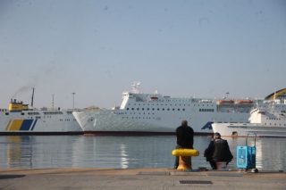 Κλιμακώνουν τις κινητοποιήσεις τους οι ναυτεργάτες