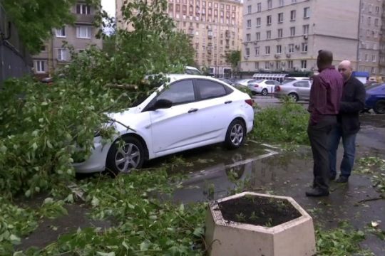 Ισχυρή καταιγίδα σκότωσε πολίτες στη Μόσχα