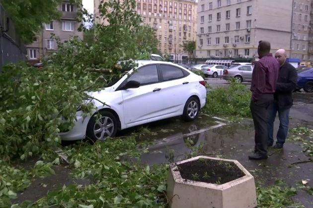 Ισχυρή καταιγίδα σκότωσε πολίτες στη Μόσχα