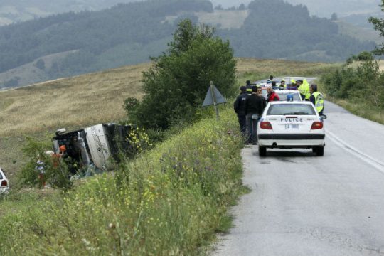 Ανατροπή λεωφορείου με μαθητές στις Σέρρες