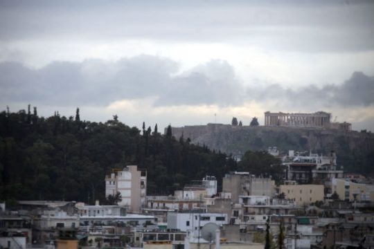 Με νεφώσεις ξεκινάει η εβδομάδα
