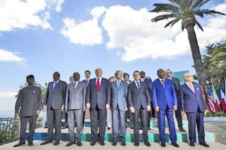 G7: Φαντασμαγορικό θέαμα, ουσία μηδέν