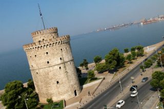 Άγνωστη γυναίκα νεκρή στη θάλασσα κοντά στον Λευκό Πύργο